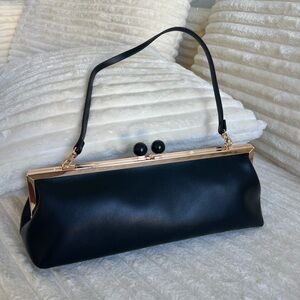 Elegant Black Leather Handbag